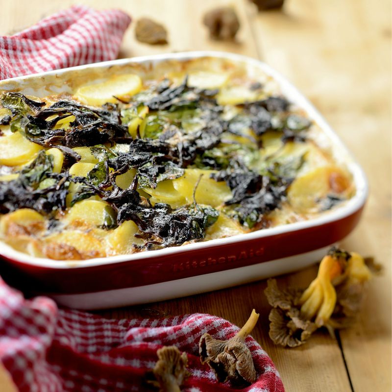 KitchenAid_Forma_e_Assadadeira_KI765AV_Imagem_Ambientada_Gratinar_3000x3000