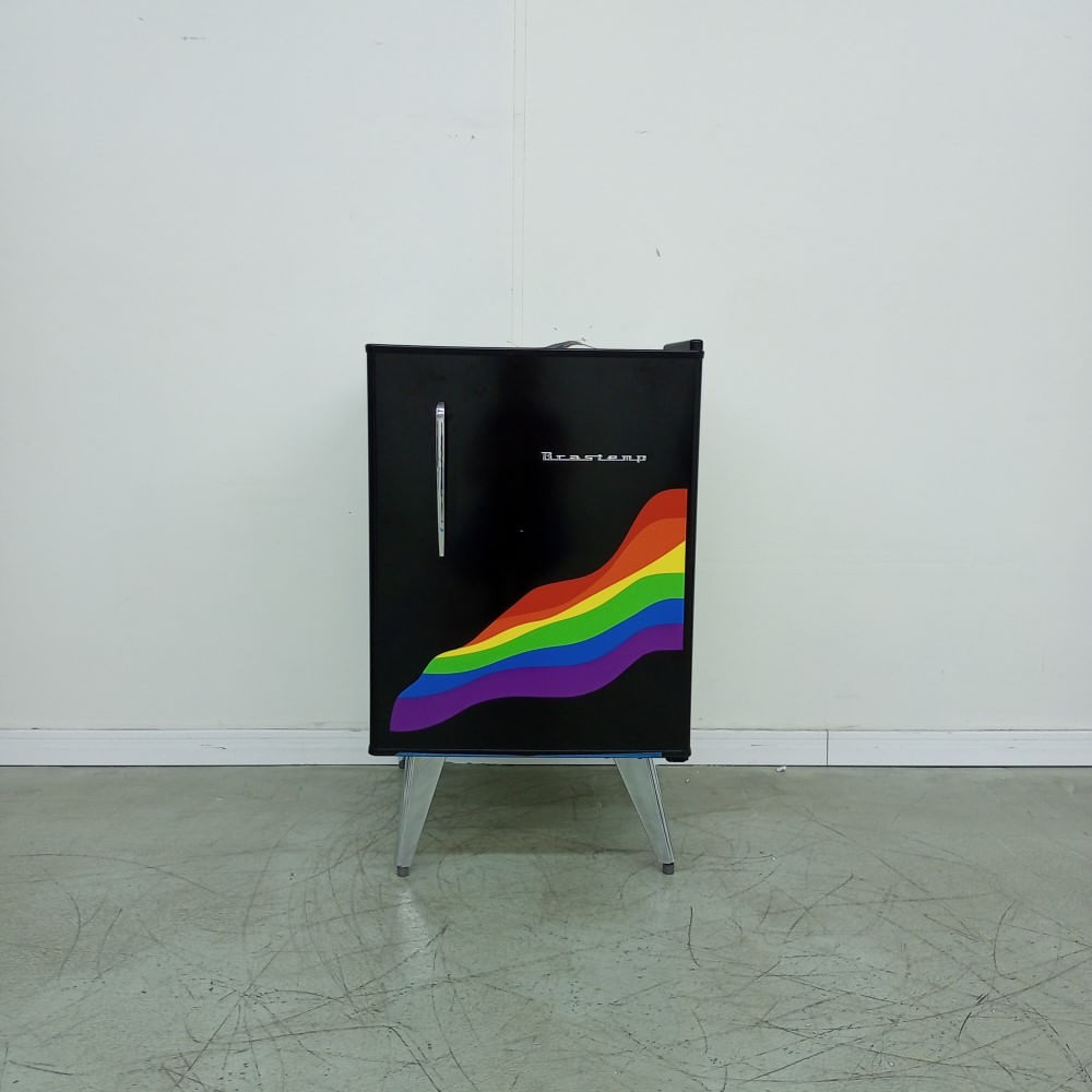 Frigobar Brastemp Retro 76 litros Pride Preta  - BRA08PEBNA_WOTIMO_JM1365982 é boa?
