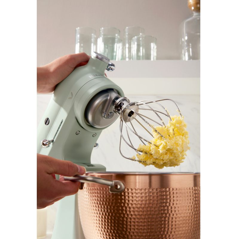 KitchenAid_Batedeira_KEA28AT_Imagem_Com_Modelo_3