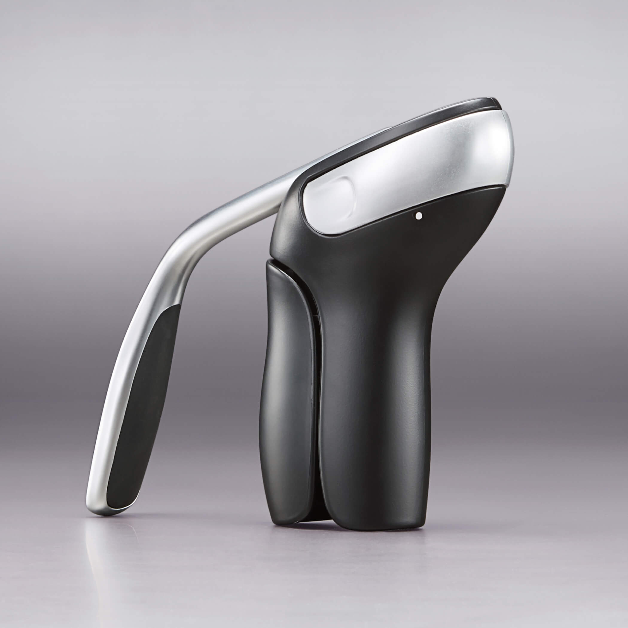 Saca Rolhas Vertical 3 Peças em Inox OXO Preto